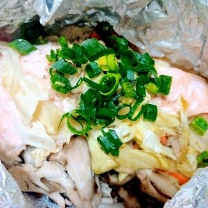 酒粕ダレで味付け！鮭のホイル蒸し焼き